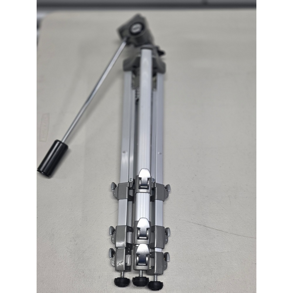 Velbon SEF-32 Video Tripod with PH-162 Pan Tilt Head Made in Japan Aluminum